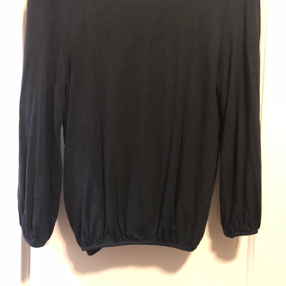 Black top - Picture 4 of 6